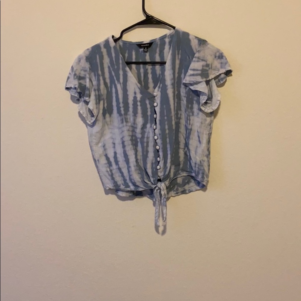 Blue and white top
